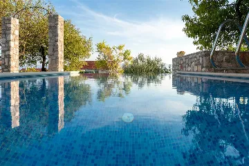 2-Bedroom Villa with Pool in Bol