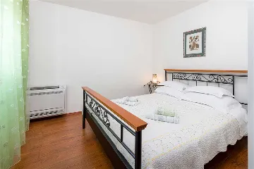 2-Bedroom Villa with Pool in Bol