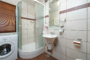 2-Bedroom Villa with Pool in Bol