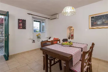 2-Bedroom Villa with Pool in Bol