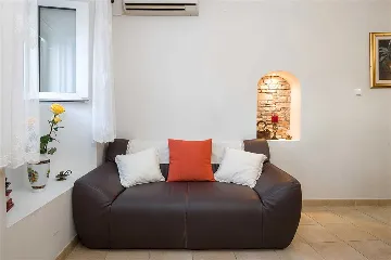 2-Bedroom Villa with Pool in Bol