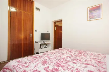 8-Bedroom Villa in Orebić near Trstenica Beach