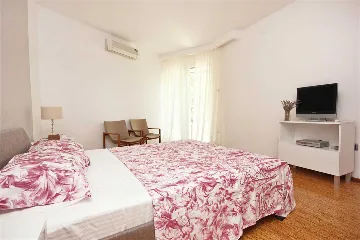 8-Bedroom Villa in Orebić near Trstenica Beach