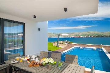 Okrug Gornji Villa for 11 with Indoor & Outdoor Pools