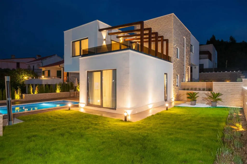 Okrug Gornji Villa for 11 with Indoor & Outdoor Pools