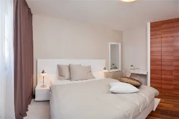 Okrug Gornji Villa for 11 with Indoor & Outdoor Pools