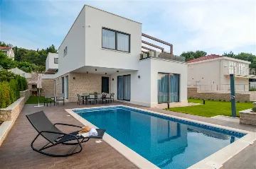 Okrug Gornji Villa for 11 with Indoor & Outdoor Pools