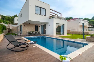 Okrug Gornji Villa for 11 with Indoor & Outdoor Pools