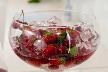 Okrug Gornji 6-Bedroom Villa for 11 Guests