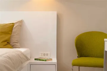 Okrug Gornji 6-Bedroom Villa for 11 Guests