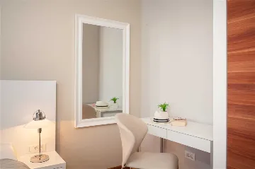 Okrug Gornji 6-Bedroom Villa for 11 Guests