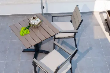 Okrug Gornji 6-Bedroom Villa for 11 Guests