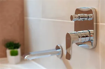 Okrug Gornji 6-Bedroom Villa for 11 Guests