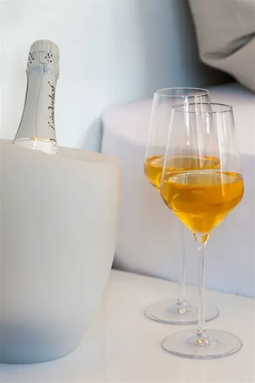 Okrug Gornji 6-Bedroom Villa for 11 Guests