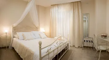 6-Bedroom Villa with Heated Pool in Blato