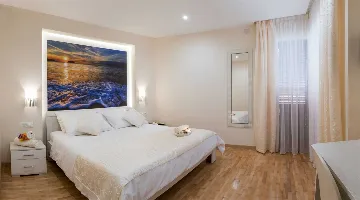 6-Bedroom Villa with Heated Pool in Blato