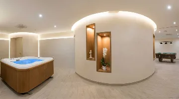 6-Bedroom Villa with Heated Pool in Blato