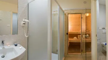 6-Bedroom Villa with Heated Pool in Blato