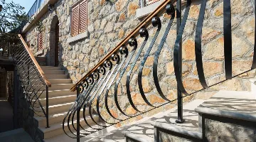 6-Bedroom Villa with Heated Pool in Blato