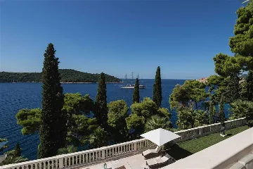 Dubrovnik 6-Bedroom Villa with Heated Pool and Spa