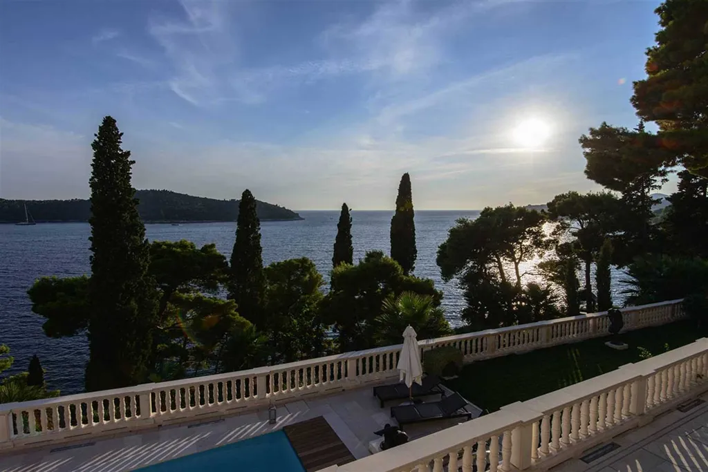 Dubrovnik 6-Bedroom Villa with Heated Pool and Spa
