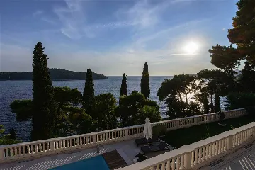 Dubrovnik 6-Bedroom Villa with Heated Pool and Spa