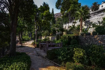 Dubrovnik 6-Bedroom Villa with Heated Pool and Spa