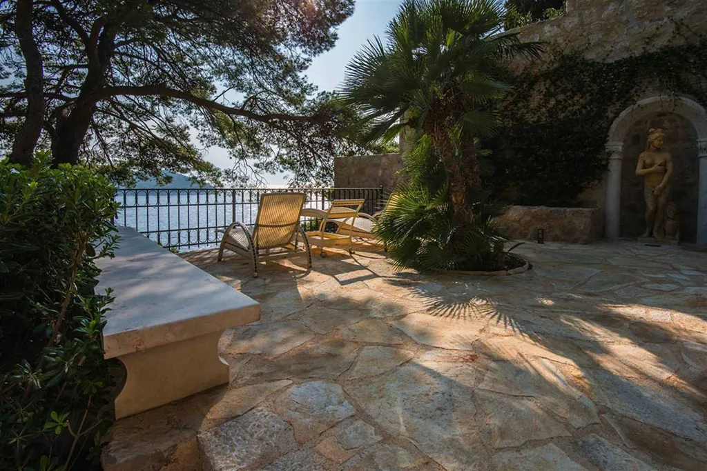 Dubrovnik 6-Bedroom Villa with Heated Pool and Spa