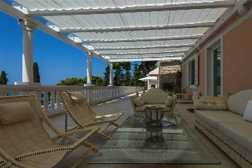 Dubrovnik 6-Bedroom Villa with Heated Pool and Spa