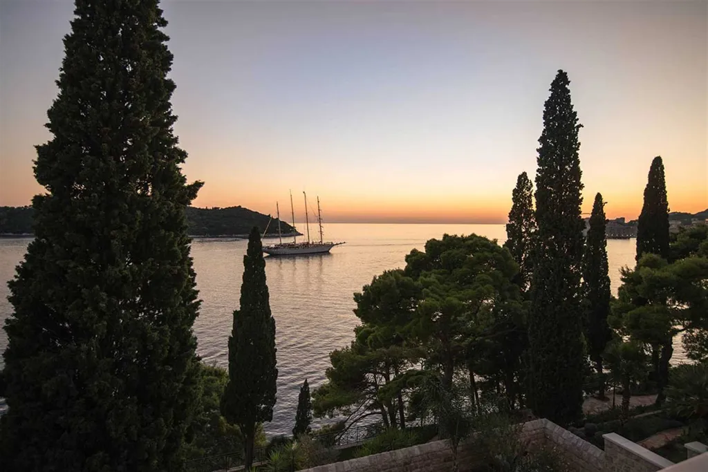 Dubrovnik 6-Bedroom Villa with Heated Pool and Spa