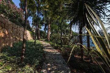 Dubrovnik 6-Bedroom Villa with Heated Pool and Spa