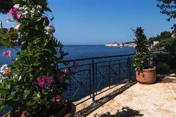 Dubrovnik 6-Bedroom Villa with Heated Pool and Spa