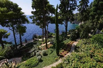 Dubrovnik 6-Bedroom Villa with Heated Pool and Spa
