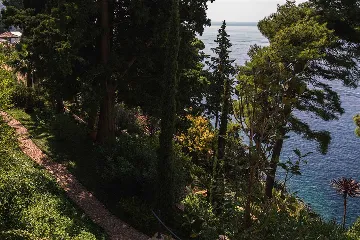 Dubrovnik 6-Bedroom Villa with Heated Pool and Spa