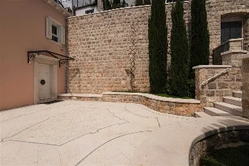 Dubrovnik 6-Bedroom Villa with Heated Pool and Spa
