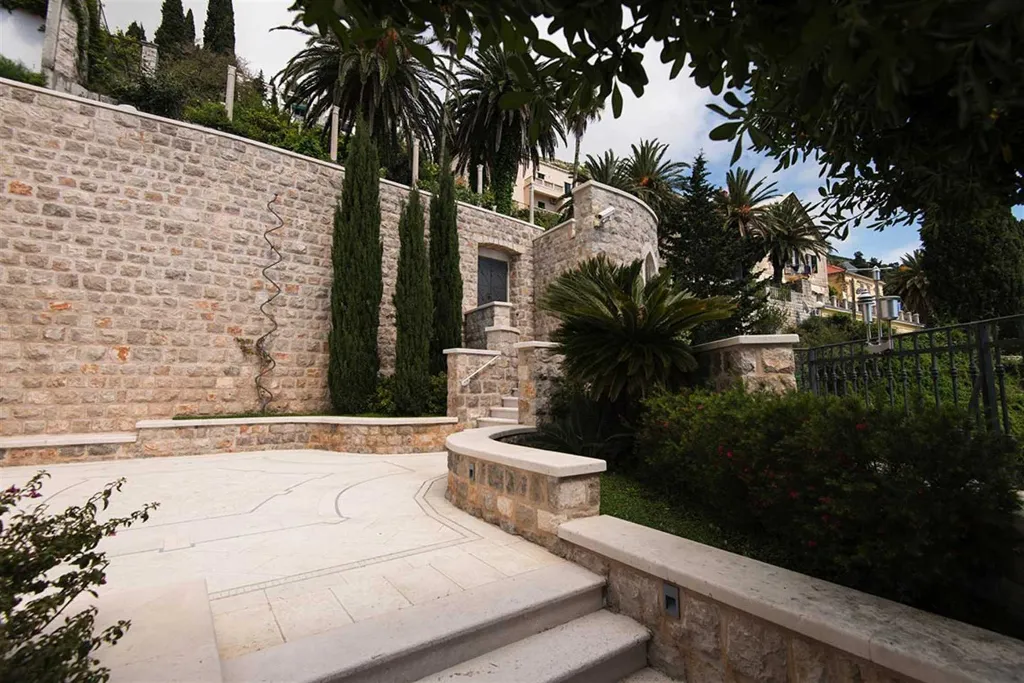 Dubrovnik 6-Bedroom Villa with Heated Pool and Spa