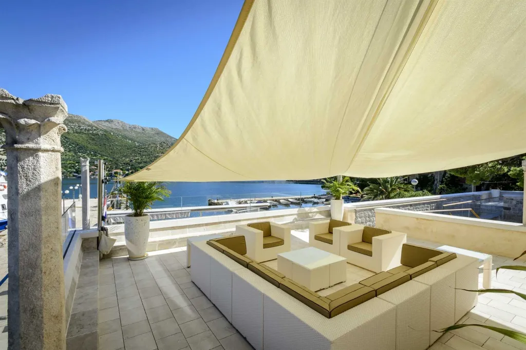 Zaton Villa for 12–14 with Pool and Private Chapel