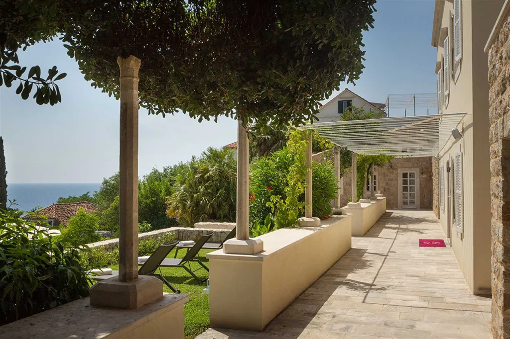 Dubrovnik Villa for Up to 14 Guests with Pool