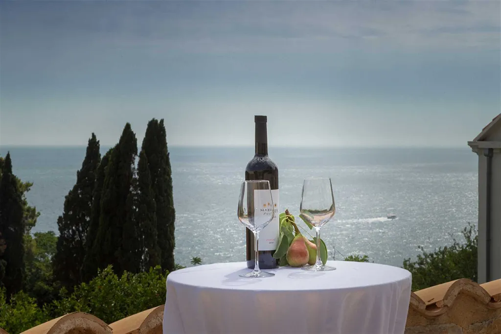 Dubrovnik Villa for Up to 14 Guests with Pool