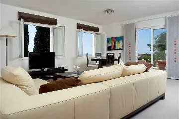 Dubrovnik Villa with Private Pool near the Sea