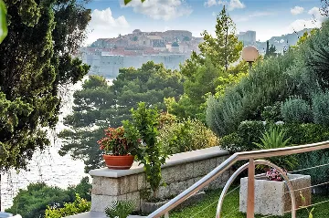 Dubrovnik Villa with Private Pool near the Sea
