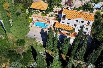 Dubrovnik Villa with Private Pool near the Sea