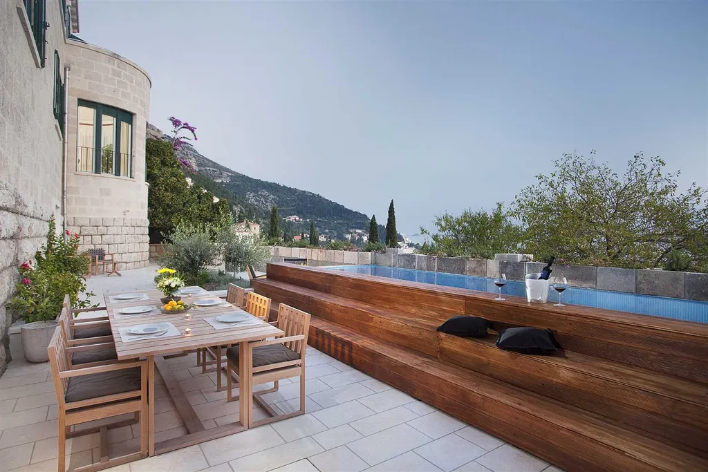 5-Bedroom Villa with Pool in Dubrovnik