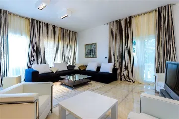 Dubrovnik Villa for 7 Guests with Private Pool