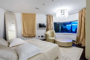 Dubrovnik Villa for 7 Guests with Private Pool