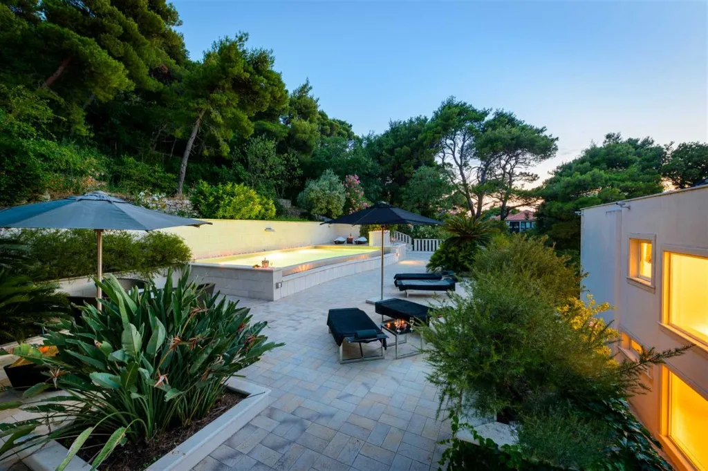 Dubrovnik Villa for 7 Guests with Private Pool