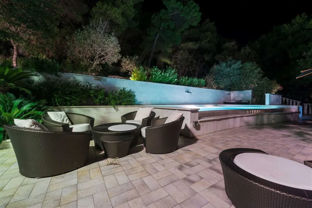 Dubrovnik Villa for 7 Guests with Private Pool