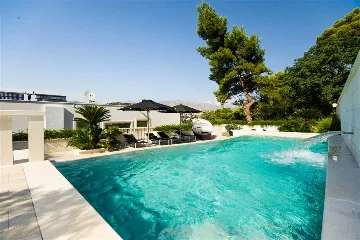 Dubrovnik Villa for 7 Guests with Private Pool