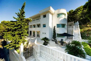 Dubrovnik Villa for 7 Guests with Private Pool