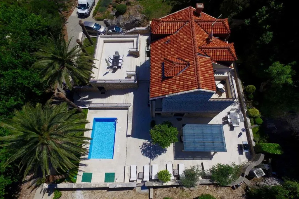 Dubrovnik 5-Bedroom Villa with Pool
